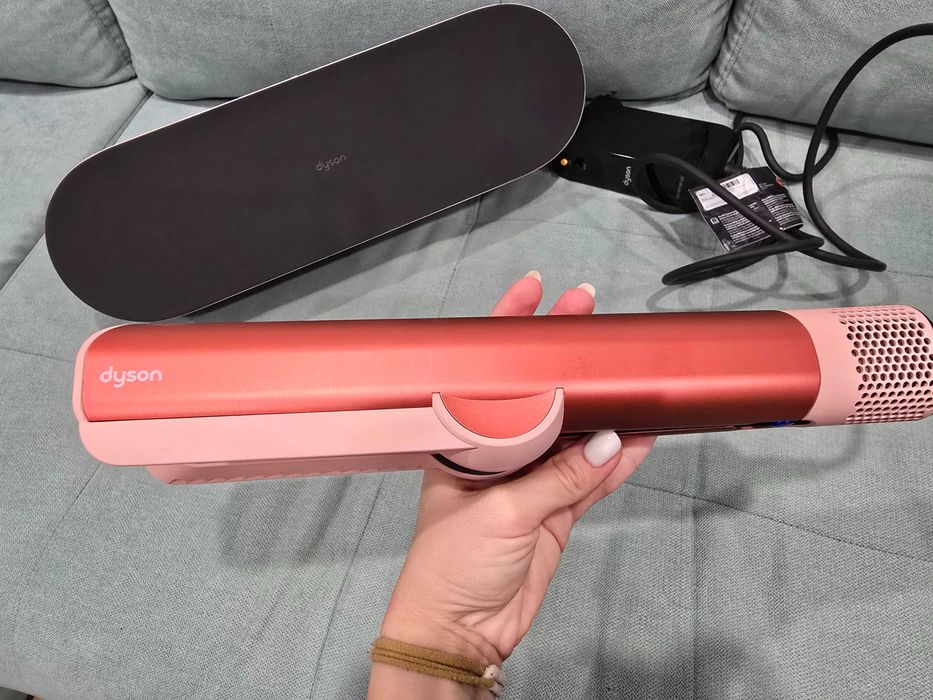 Dyson Airstrait HT01 Strawberry Bronze in cutie inca 14 luni garantie