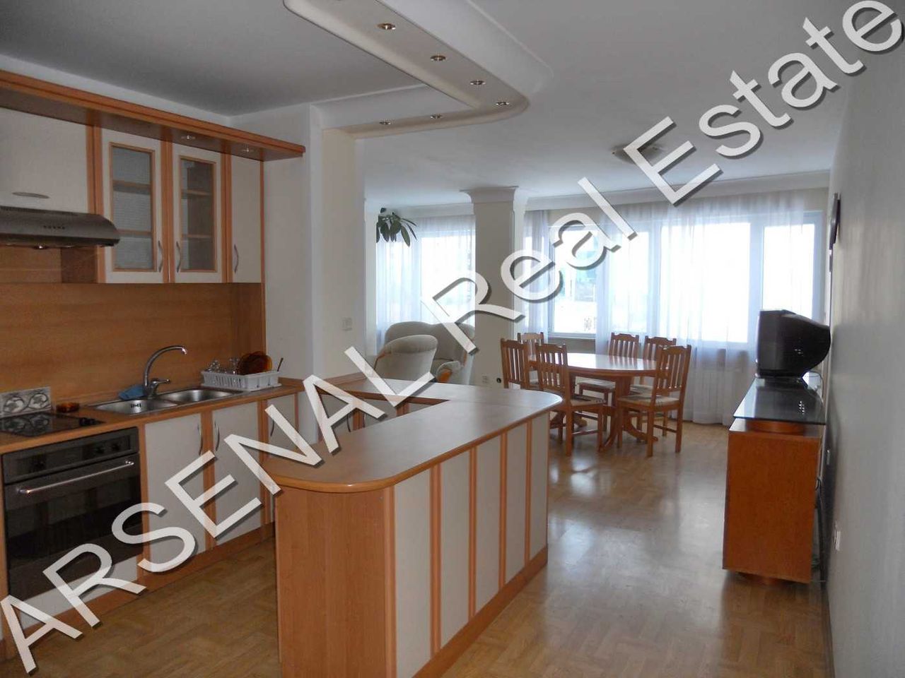 Дава се под наем Тристаен апартамент в София, Лозенец - 125 кв.м за 700 € - Снимка #7