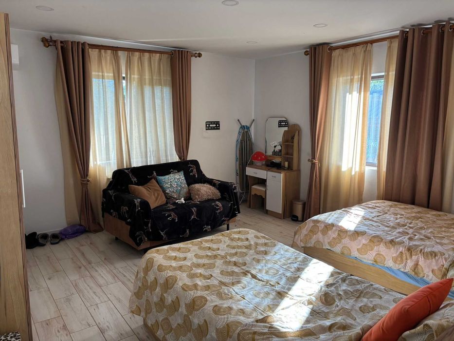 Poienarii Burchii vila spatioasa direct proprietar 7 dormitoare