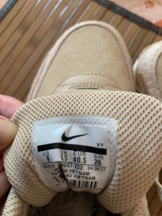 Маратонки NIKE AIR нови цвят бежов