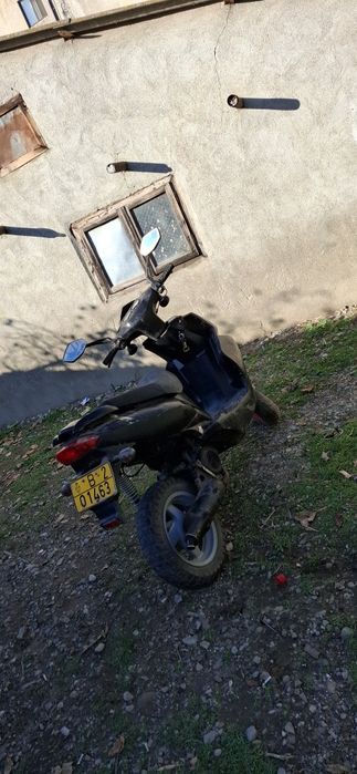 Vand scuter lonjia  cu motor de malaguti  f15 acte in regula