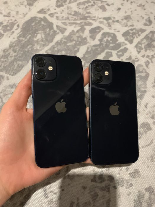 Продам два айфона 12 мини