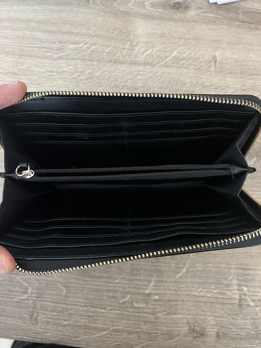 Дамски портфейл