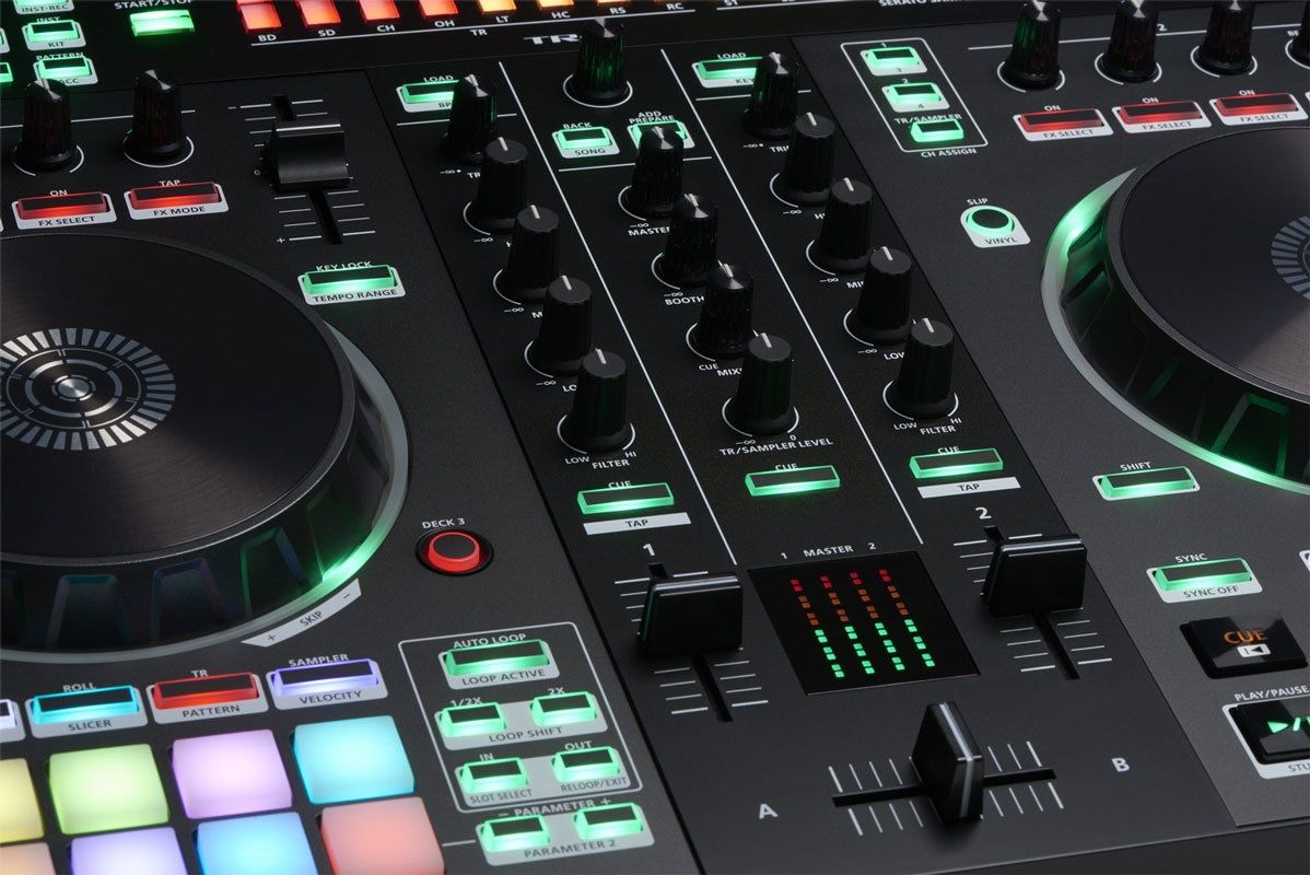 Продам DJ контроллер Roland DJ 505