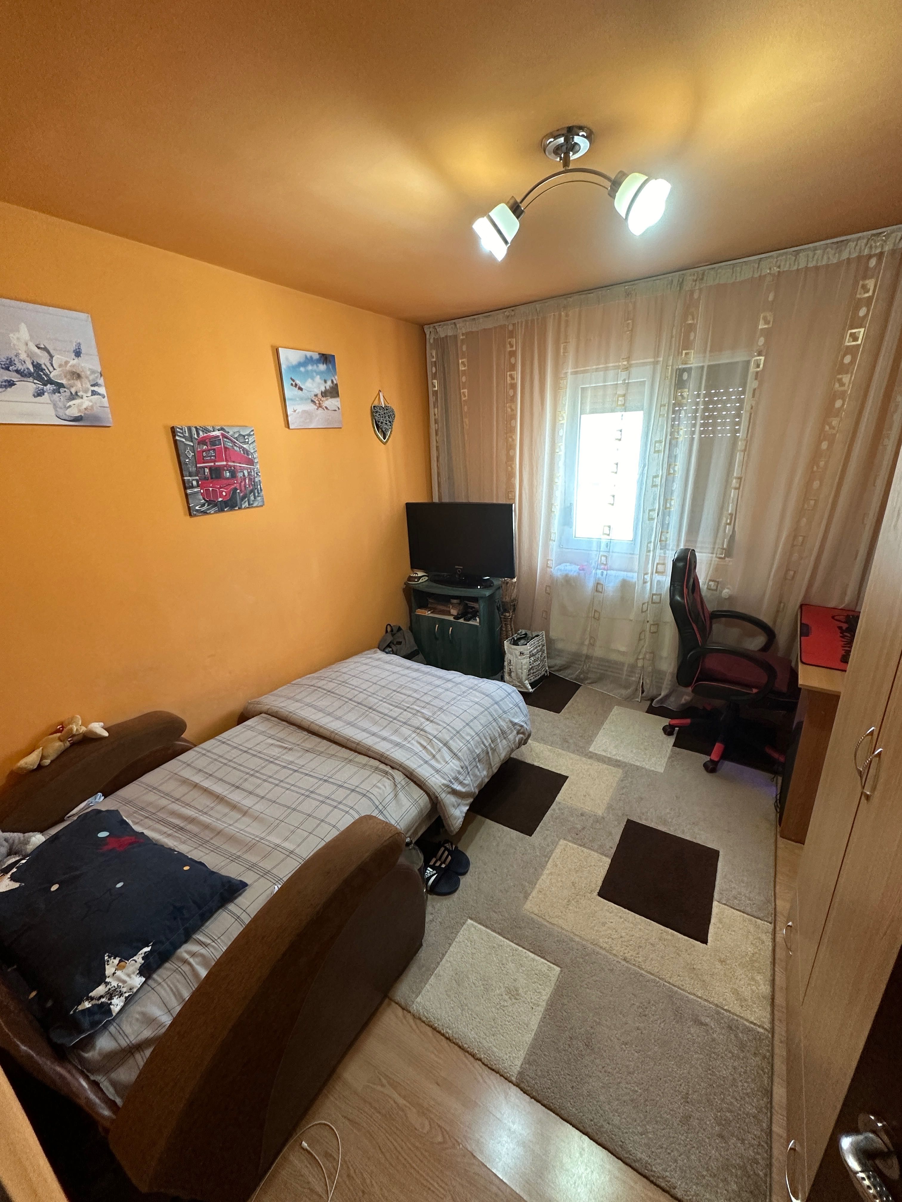 Vand apartament 2 camere