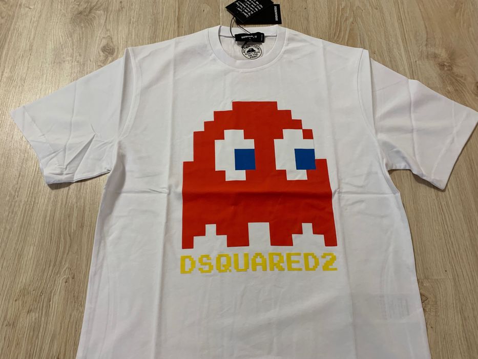 Нови мъжки тениски Dsquared в черен и в бял цвят.Нови с етикети