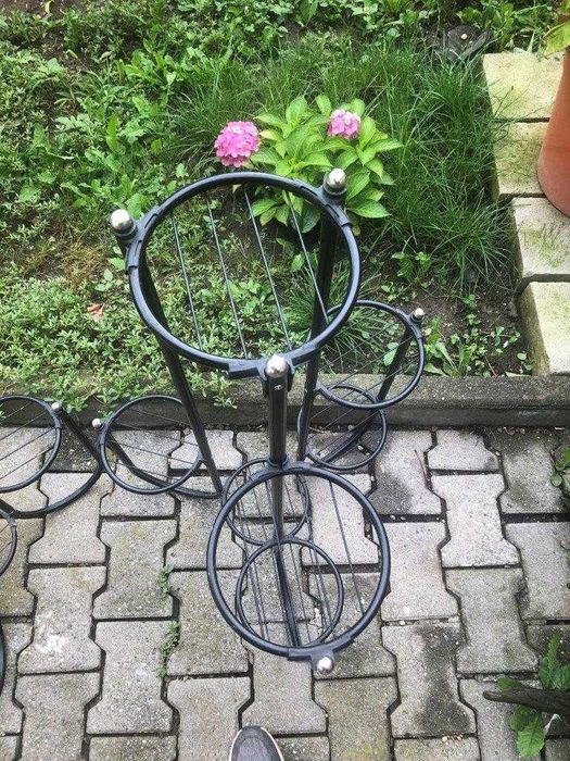 Etajere/ suport flori, 2 buc, cate 7 ghivece fiecare, metal, plastic