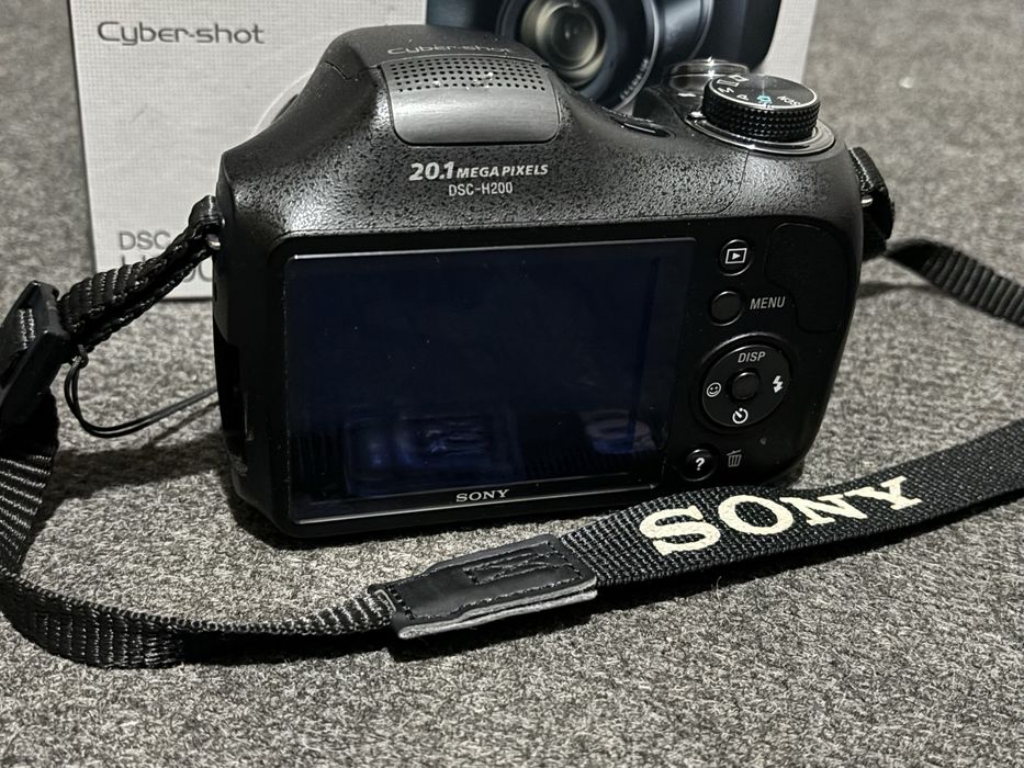 Фотоапарат Sony DSC-H200