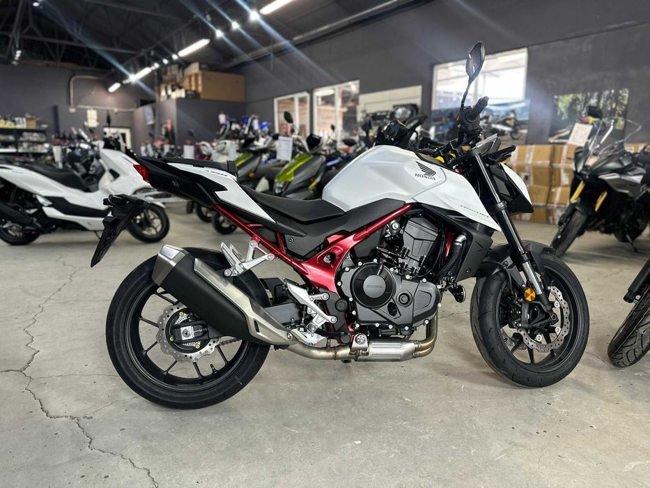 Honda CB 750 Hornet an 2025 nou 0 km - Honda Constanta by EST BIKE