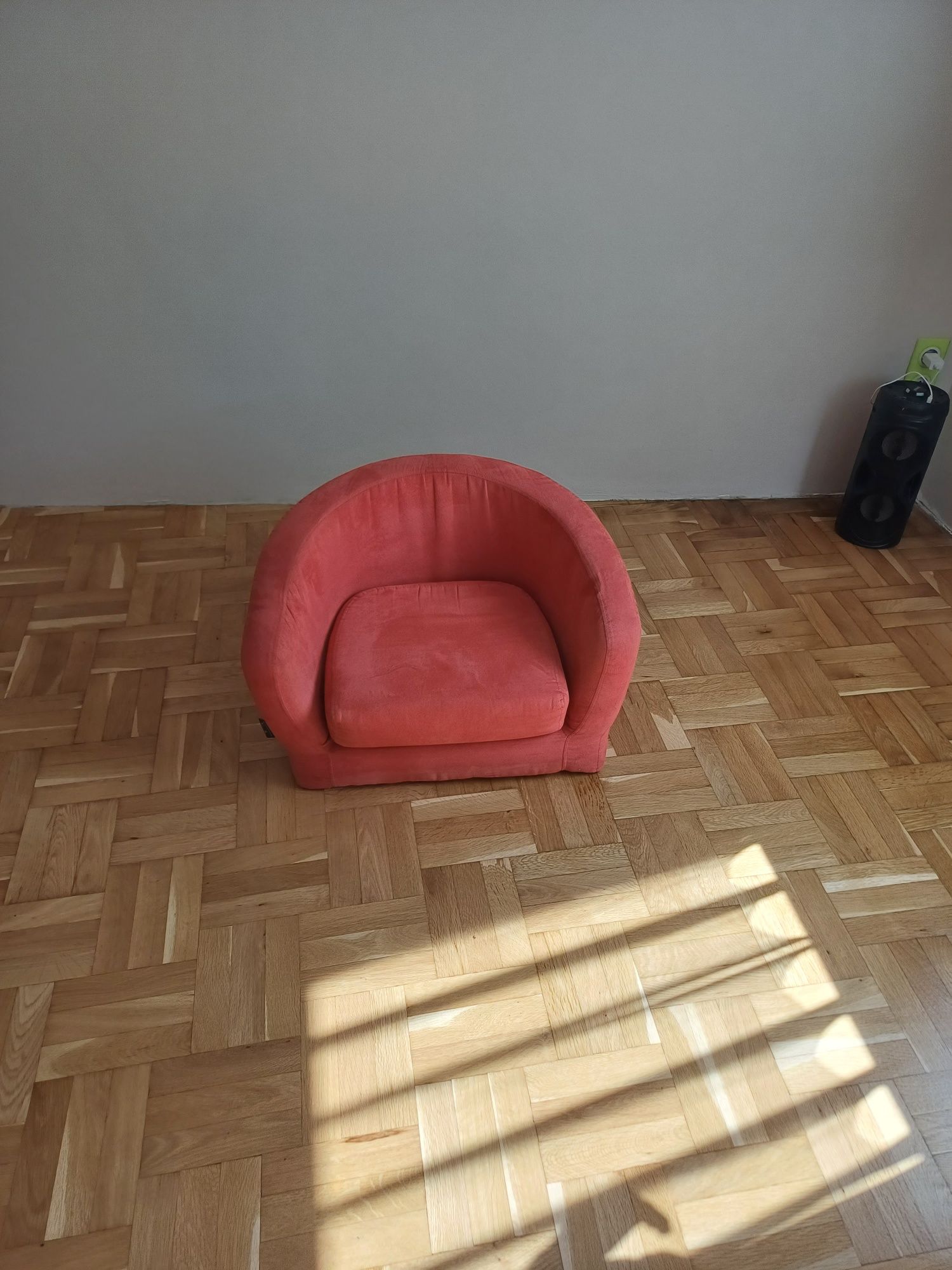 Детски фотьойл. Нова тапицерия