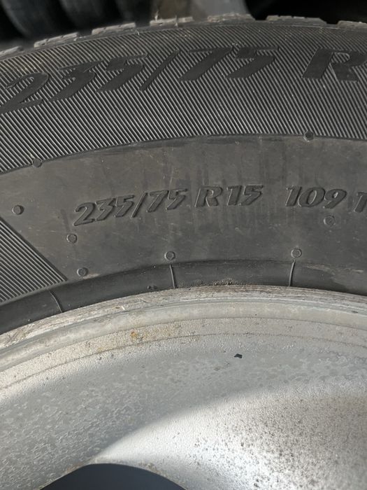 Шины на внедорожник срочно