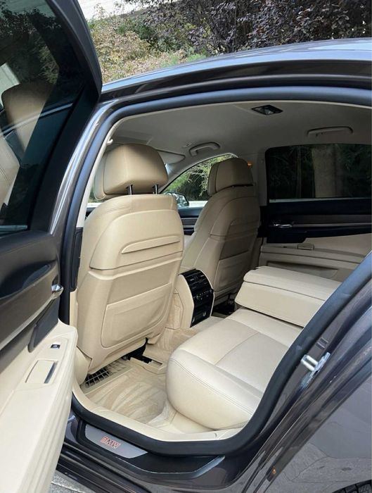B M W 740d Xdrive (4x4) 313 CP