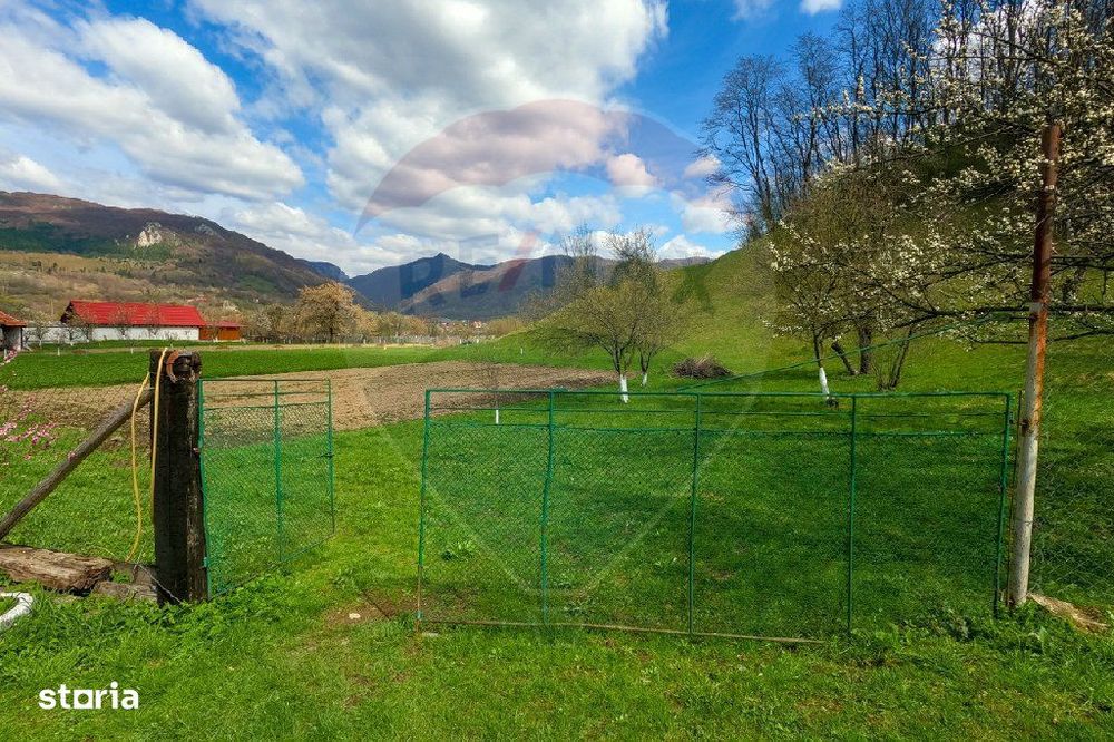 Teren partial intravilan 2,984mp Baru ,jud.Hunedoara