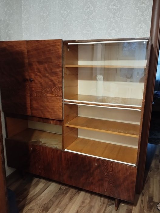 Сервант отдам бесплатно