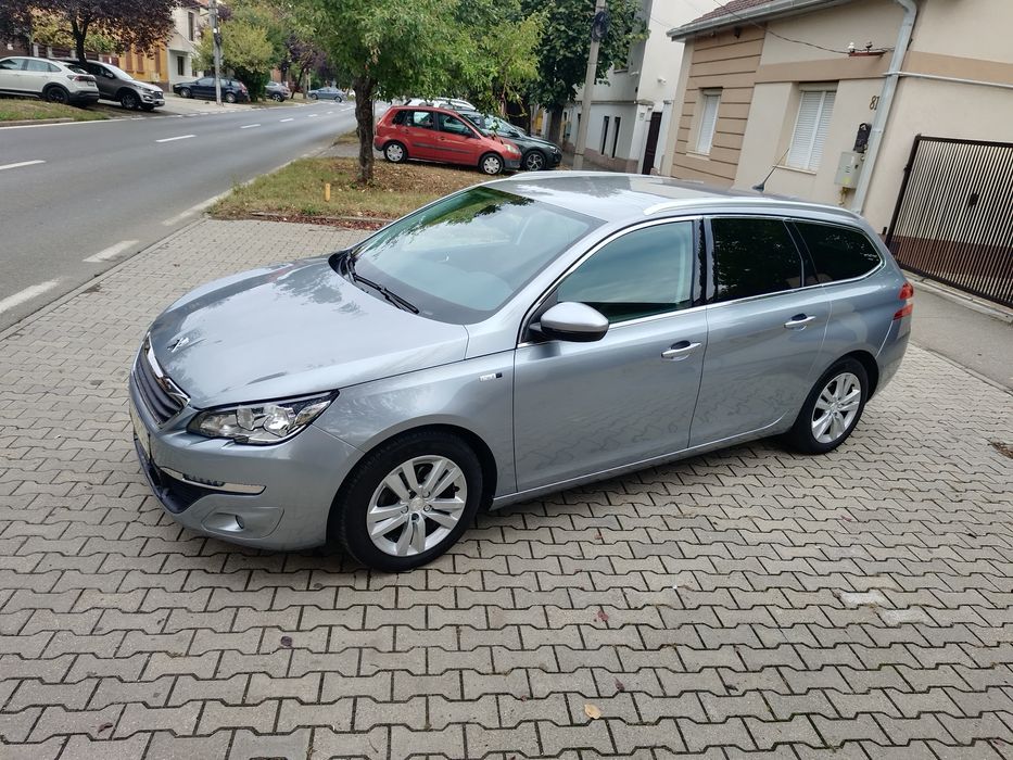 Peugeot 308 Style 1.2iT cu 130 cp,an 2015,automat,euro 6,navi,climat