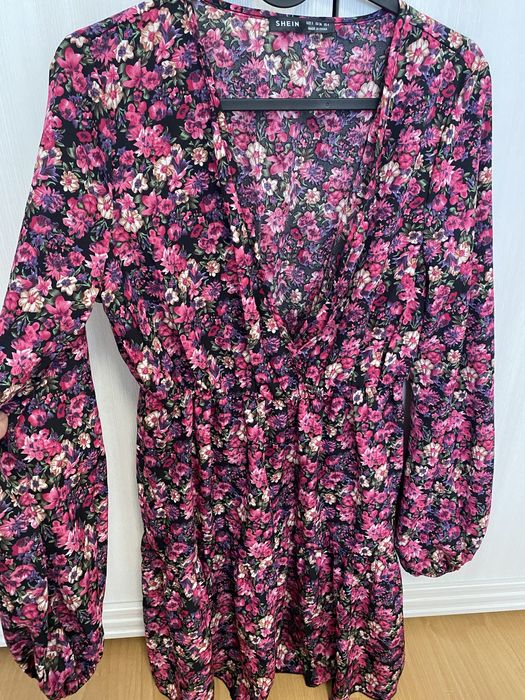 Rochie vaporoasa cu model floral