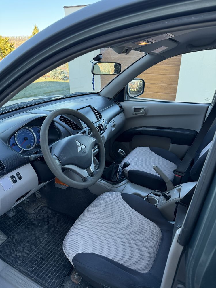 Mitubishi L200 4x4 2.5 Full Off-Road – Vopsea Verde Raptor