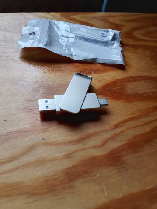 Stick 2TB, mufa C + USB