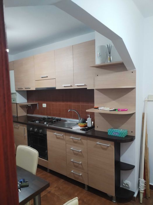 Închiriez APARTAMENT 2 Camere