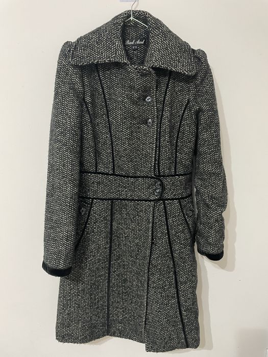 Palton dama  matlasat marimea 38