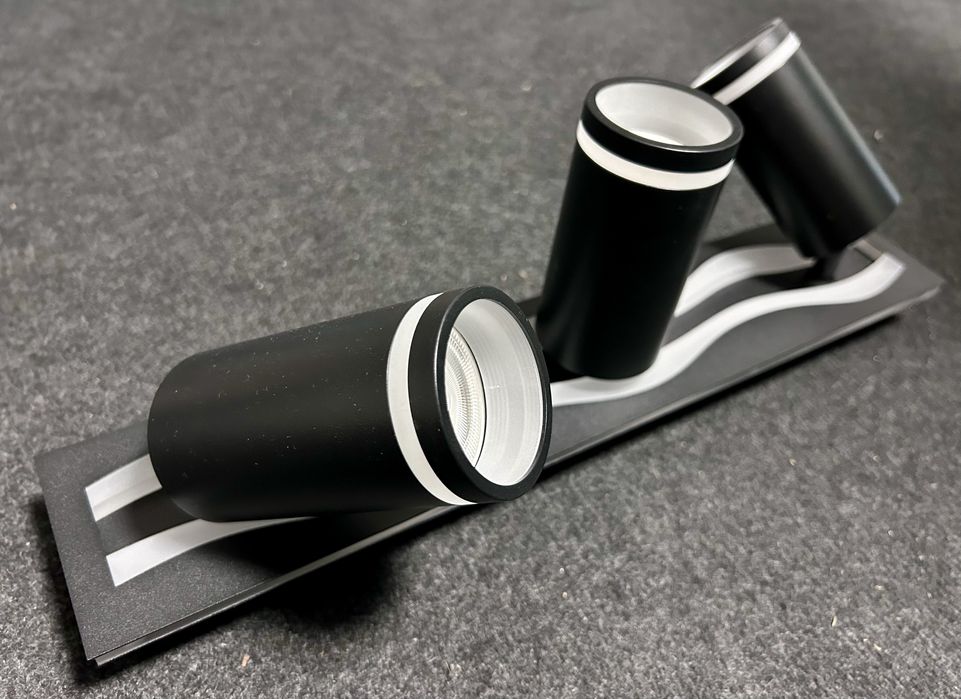 Lustra cu 3 spoturi directionabile