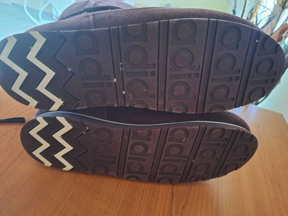 Adidas 41 и 1/3, стелка 26.5см