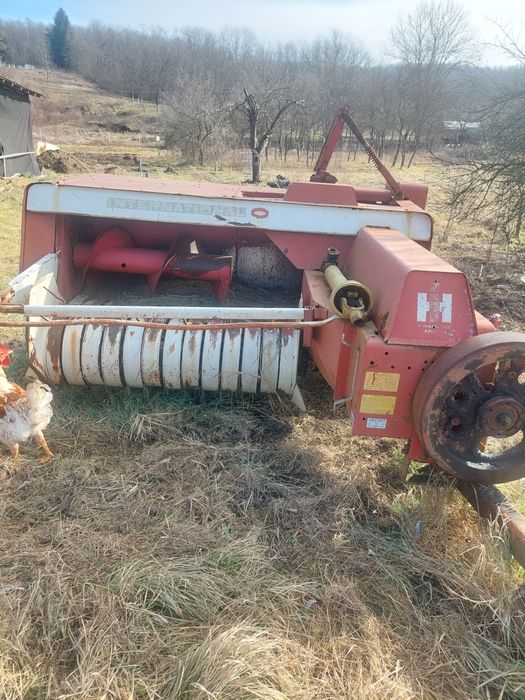 Vând presă de balotat