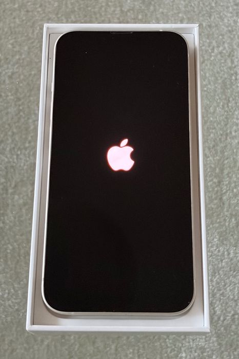 Продавам iPHONE 13 256 GB - като нов