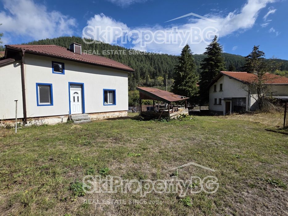 Къща с парцел в село Бели Искър, близо до Боровец!