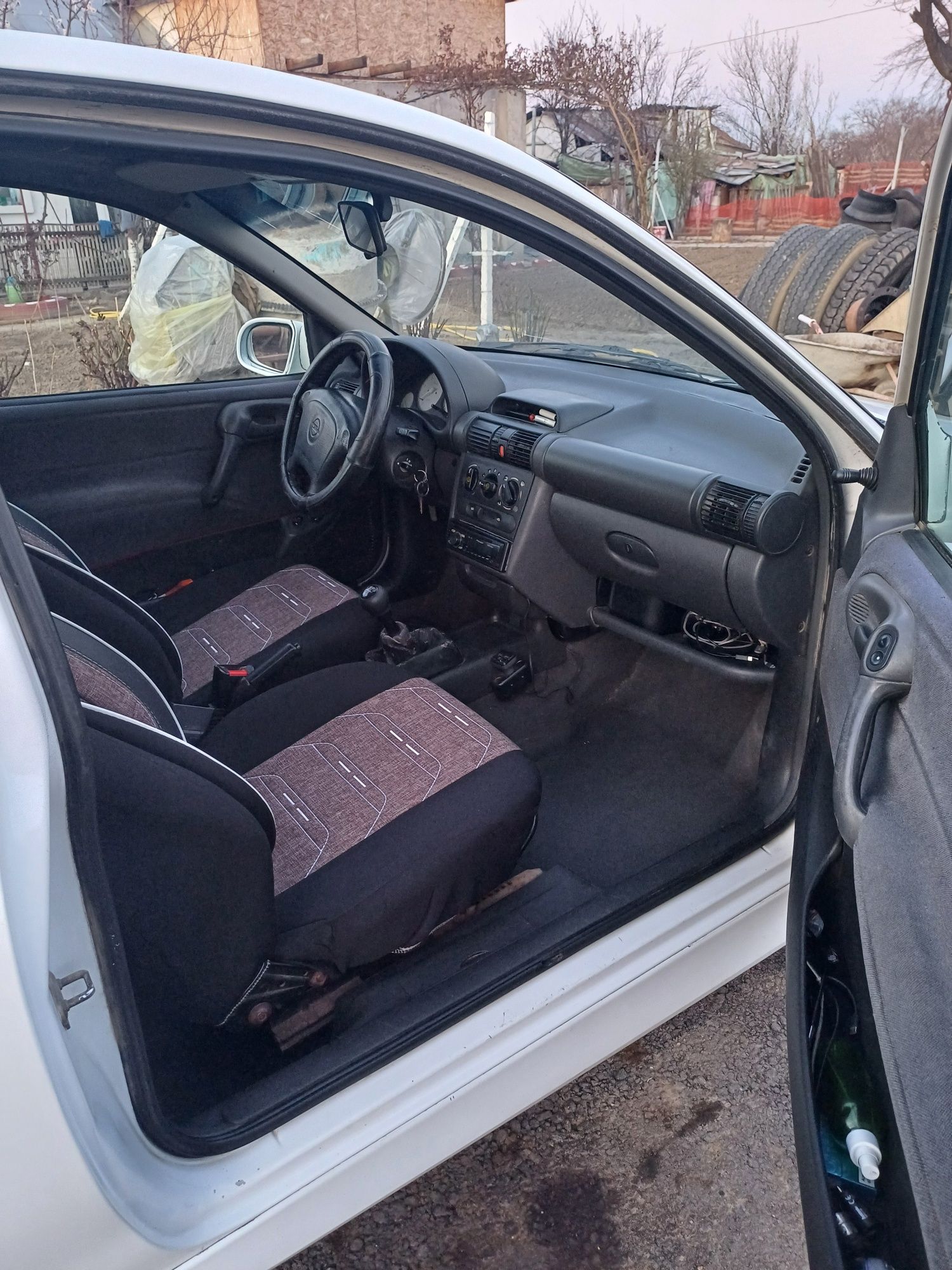 Vând Opel Corsa b Coupe