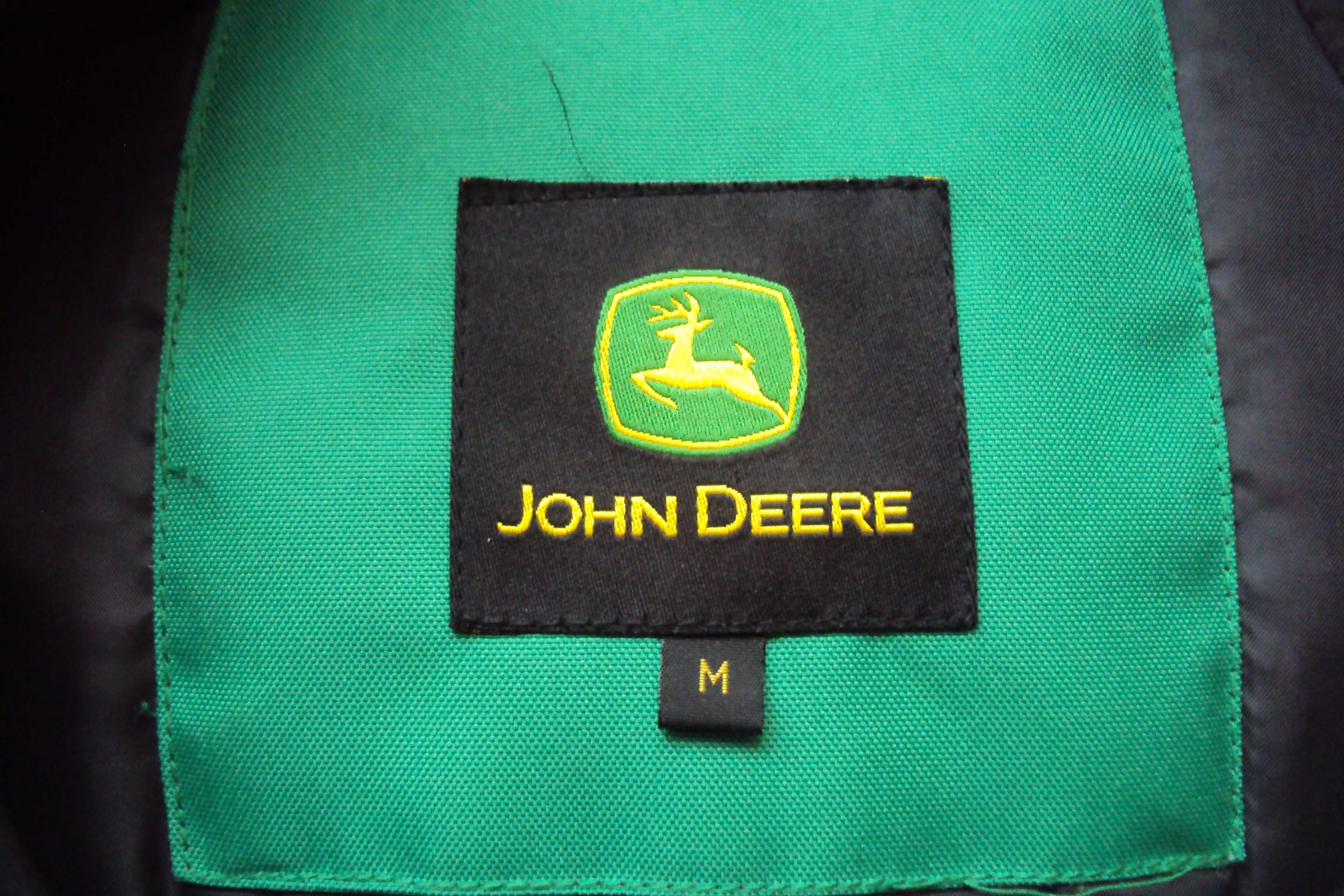 Яке "John Deere"