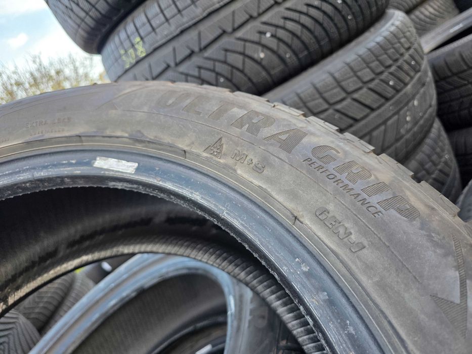 4бр Зимни гуми 225 55 18 - Goodyear