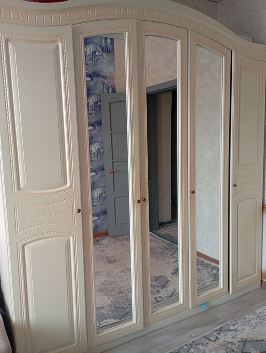 Шкаф пятидверный