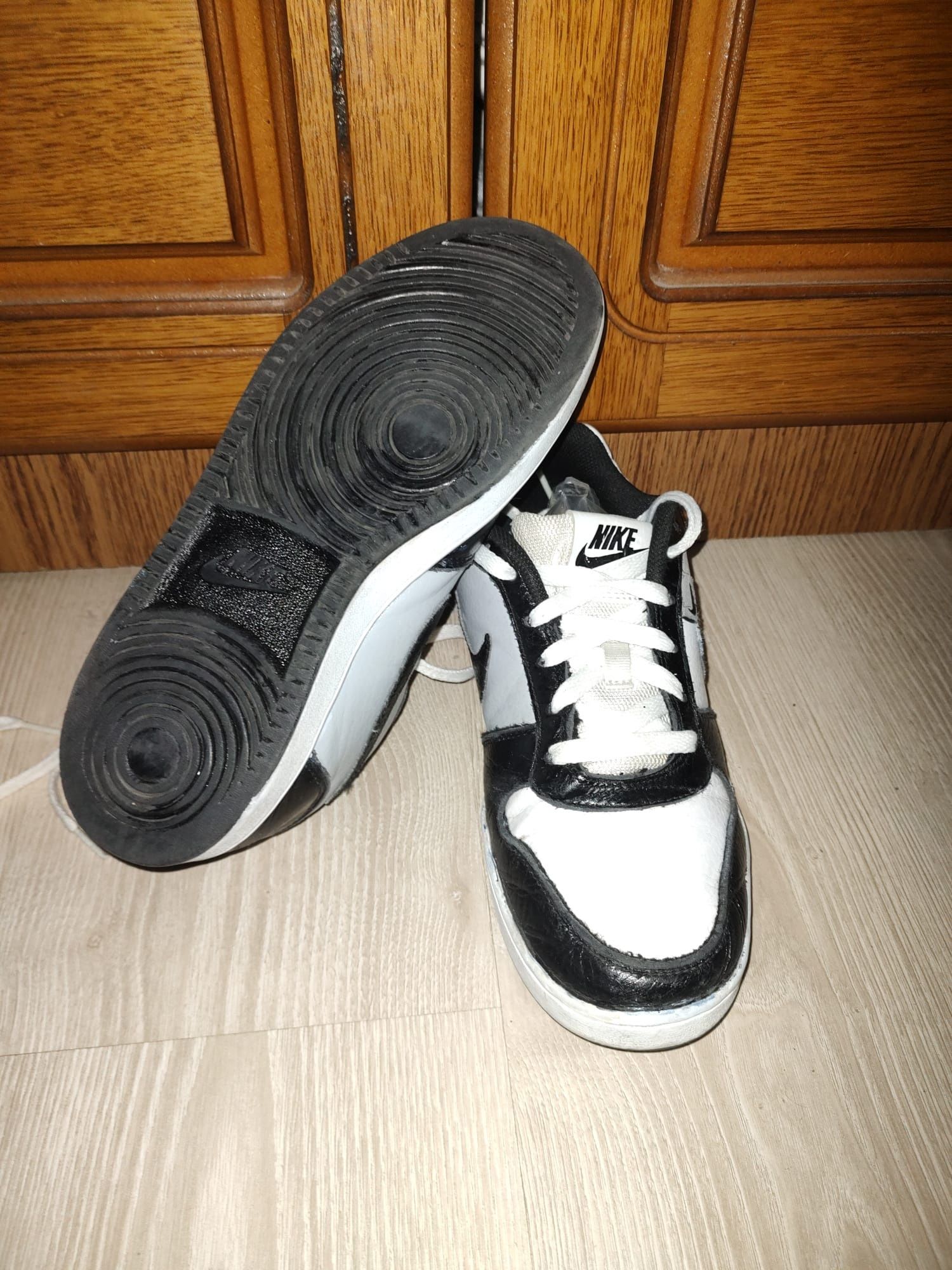 Papuci Nike - Low
