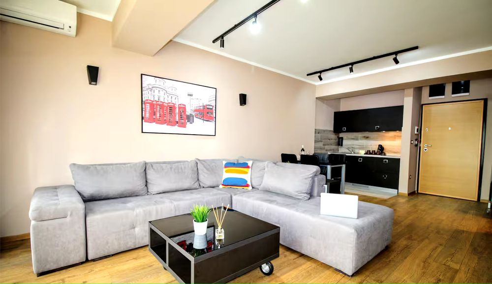 Двустаен обзаведен апартамент под наем в кв. Изток