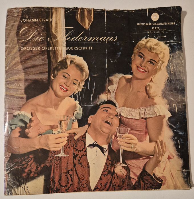 Disc vinil Johann Strauss + Blitz aparat foto SENZ