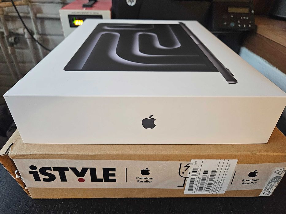 MacBook Pro 14" M5 | 16 GB | 512 GB | 10 core CPU | NOU, SIGILAT