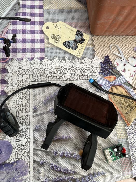 Зарядно и дисплей за Kugoo g2 pro