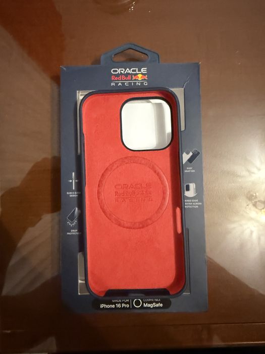 Husa iPhone 16 Pro (Spigen / Red Bull)