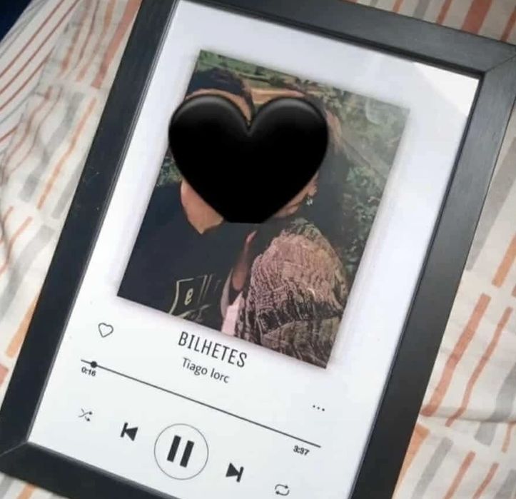 Tablouri personalizate cu muzica dorita (muzica nu se aude)