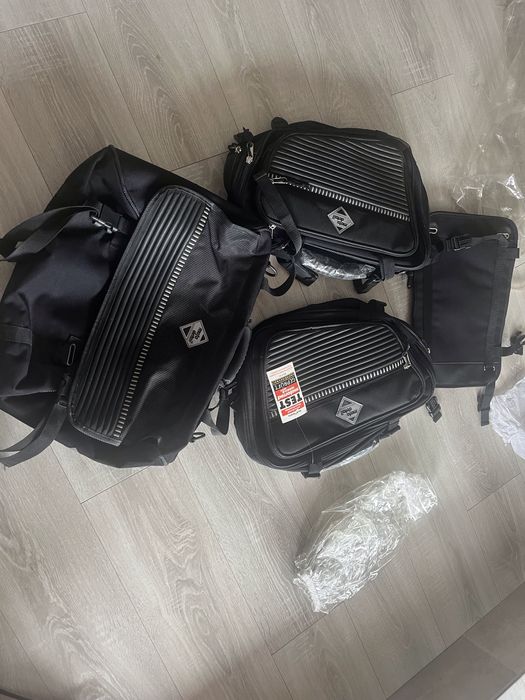 Vand set genti moto, marca Moto-Detail, coburi + geanta coada
