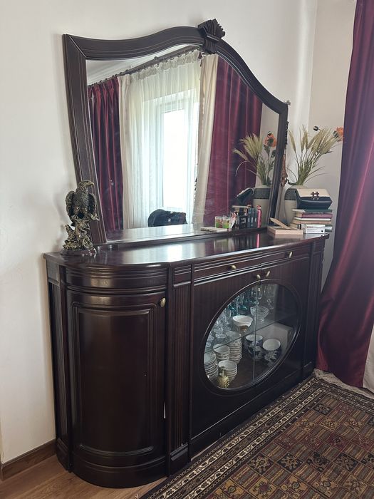 Сервант новая красное дерево