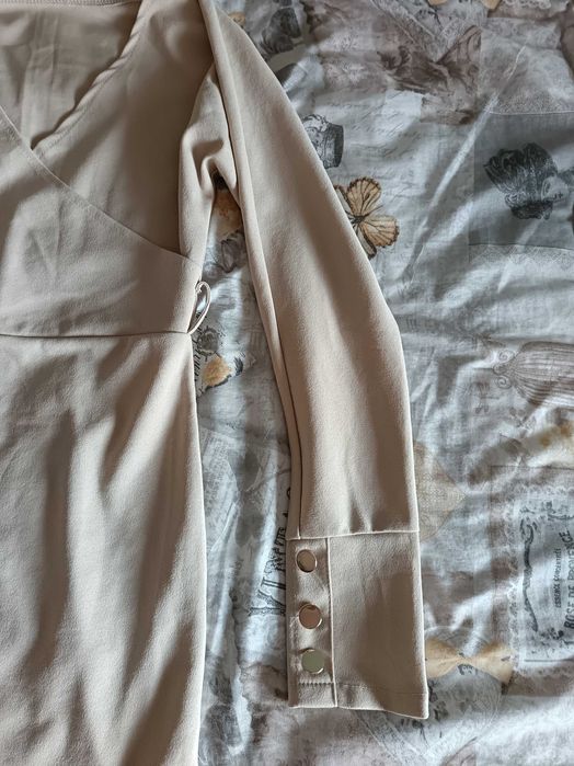 Дамска бежова рокличка