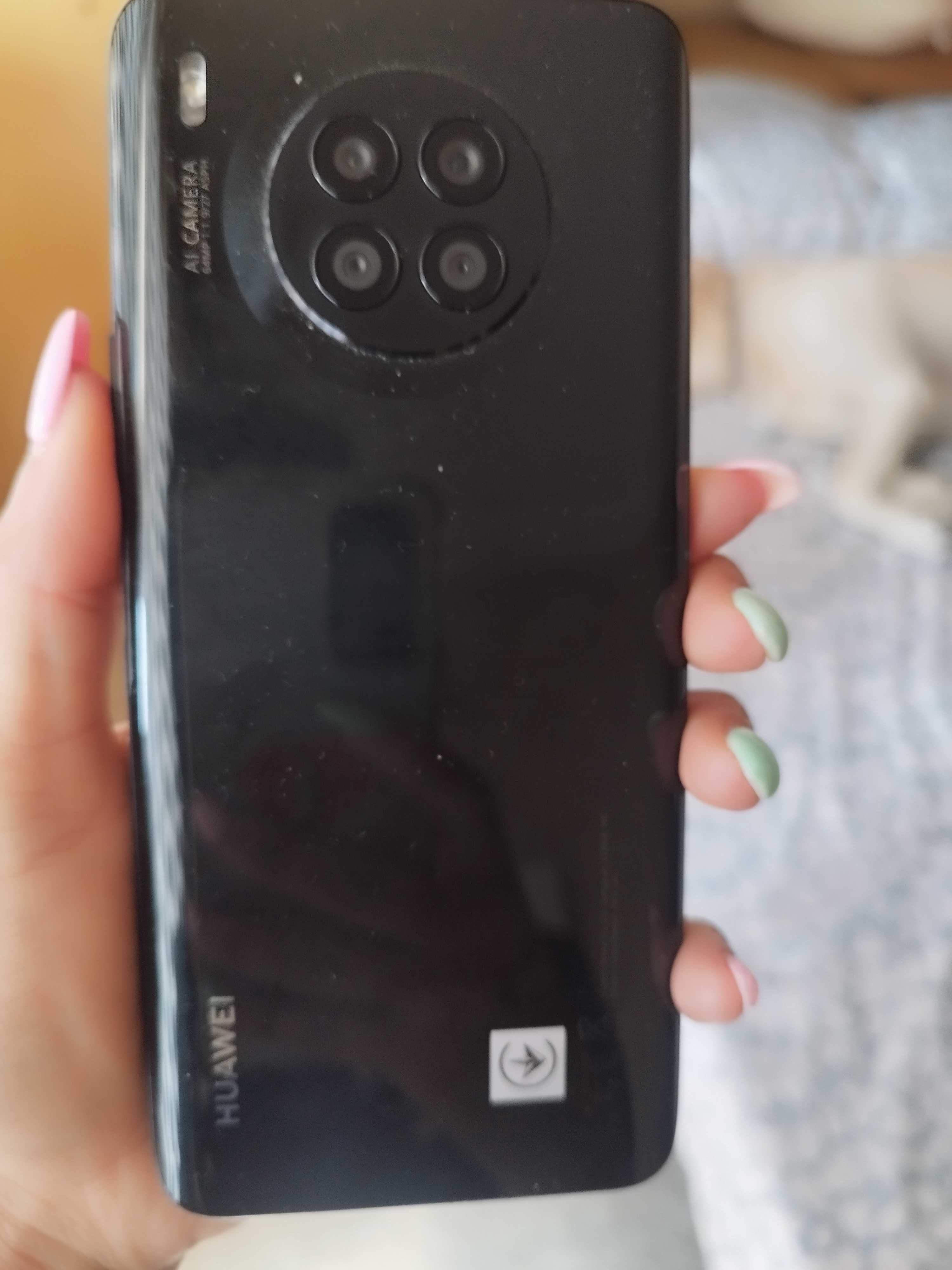 Телефон Huawei nova i