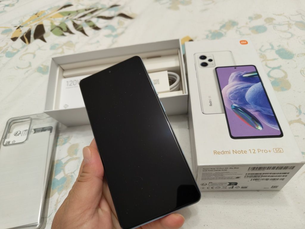 Xiaomi redmi note 12 pro plus 5G 256/8 nou în garanție
