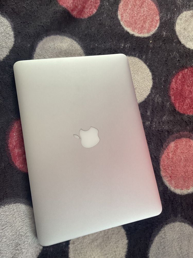 macbook pro 13,retina displey,late 2013 i5 absolut impecabil