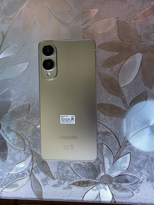 samsung s25 edge 256gb. 12 ram