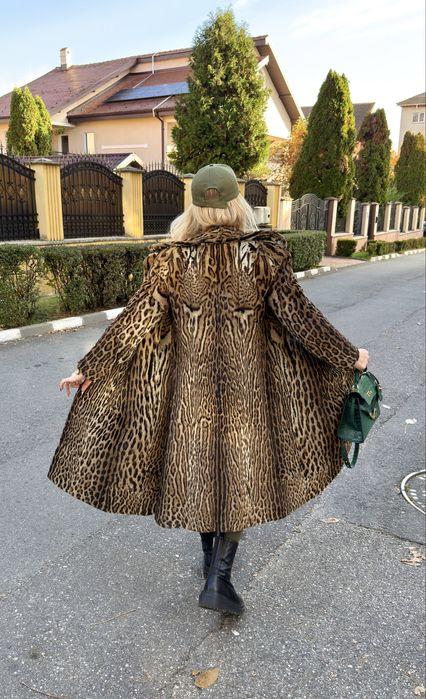 Haină din blană naturală de Ocelot ( leopard)