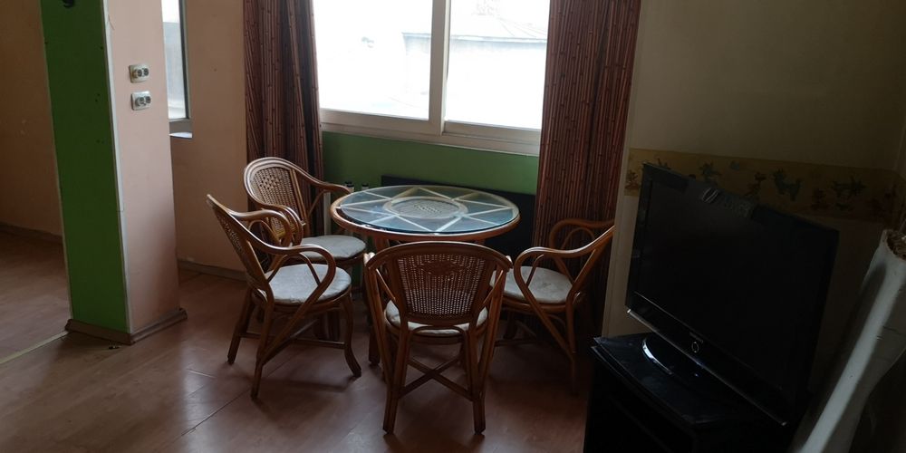 Едностаен идеален център на София