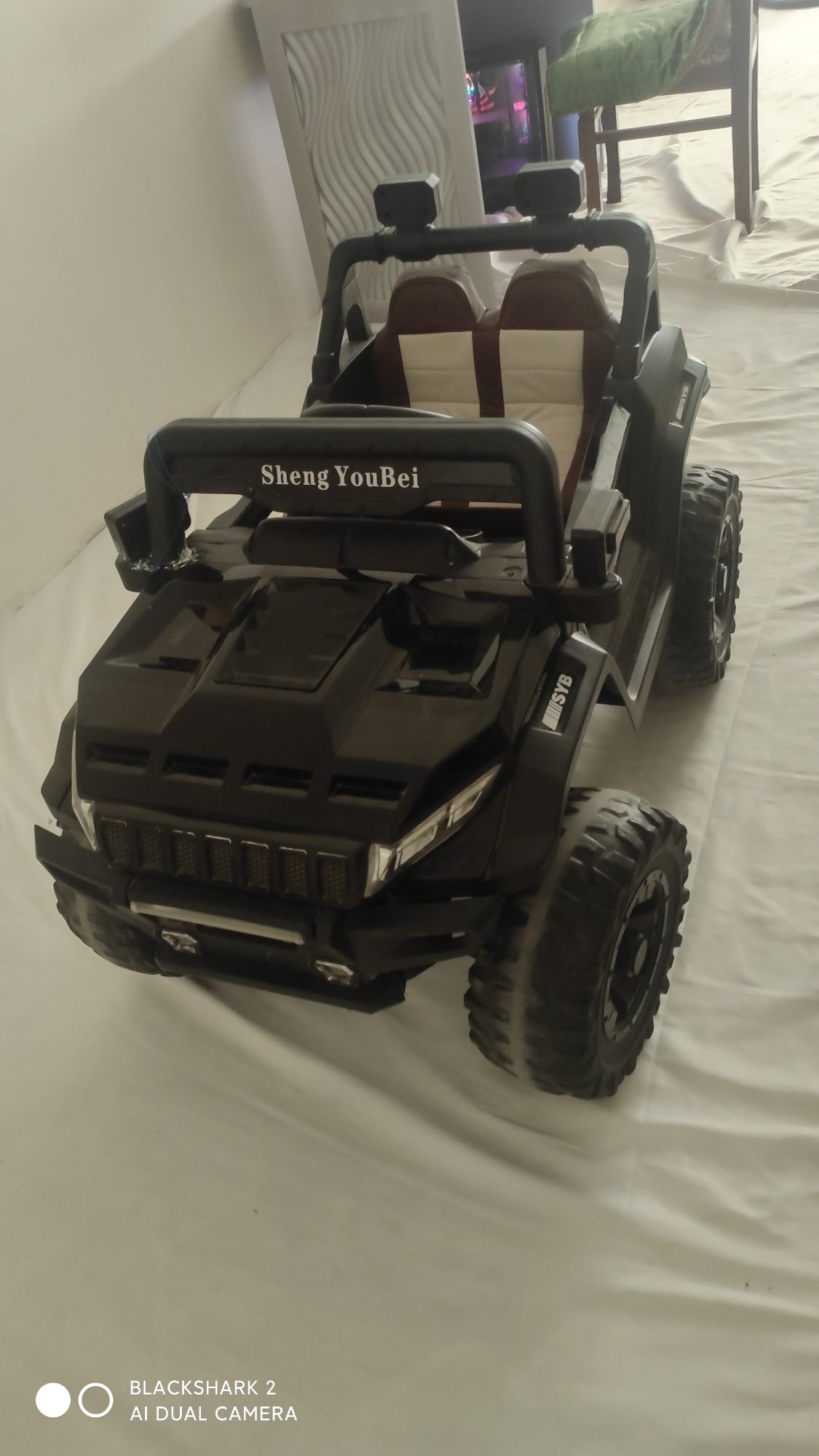 Detiski Jeep  4x4 balon akumlator yengi balonlari rezinka holati yahsh
